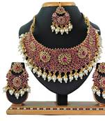 Multicolor designer function wear ad necklace set