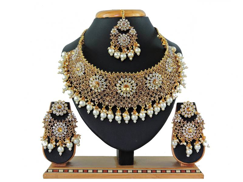 Multicolor designer function wear ad necklace set