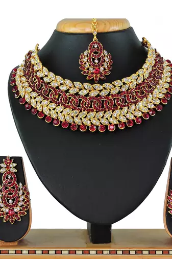 Multicolor designer function wear ad necklace set