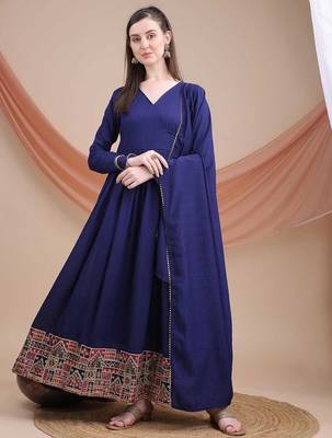 Navy blue anarkali kurta set with heavy embroidered hem & solid dupatta 1