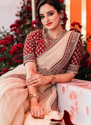 Off White sequin And Dori Embroidered Twil With Banarashi Crush Saree 2