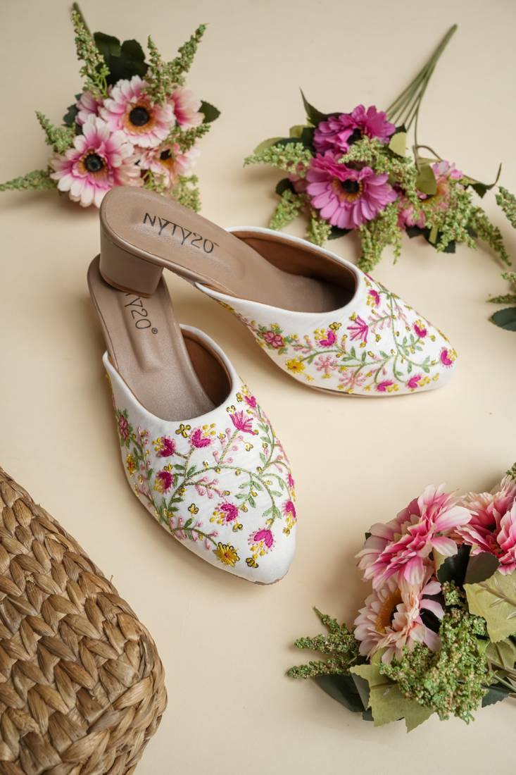 Embroidery work hill, inside leather finish with heavy soft sole with hill