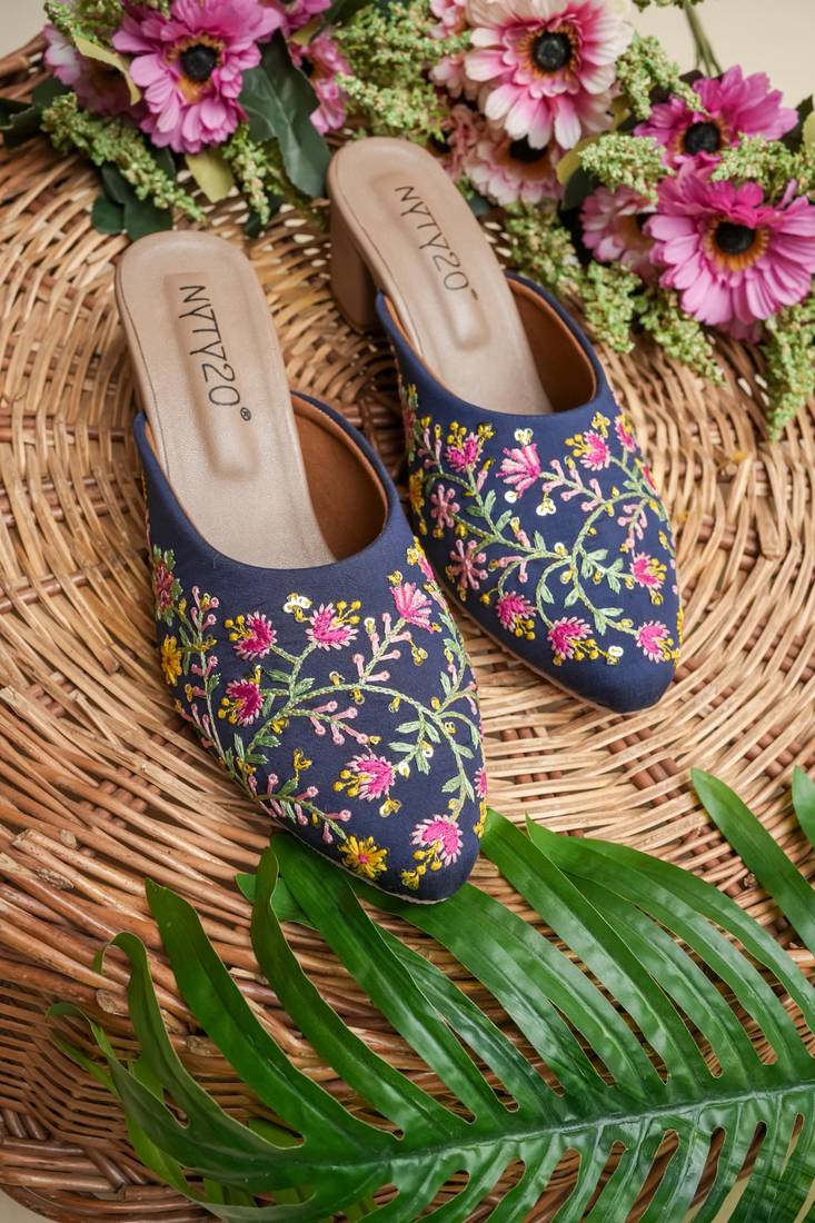 Embroidery work hill, inside leather finish with heavy soft sole with hill