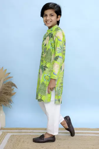 Green printed cotton kurta pyjama