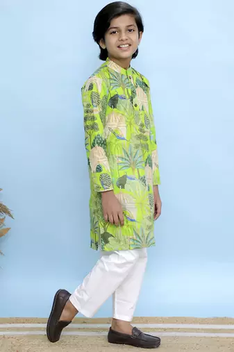 Green printed cotton kurta pyjama
