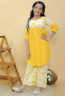 Yellow embroidered cotton kurta set 4