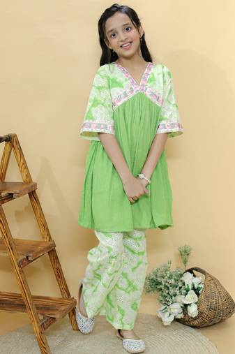 Green embroidered cotton kurta set