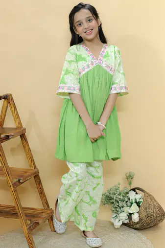 Green embroidered cotton kurta set
