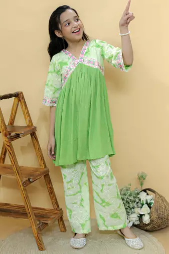 Green embroidered cotton kurta set