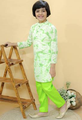 Green embroidered cotton kurta pyjama 3