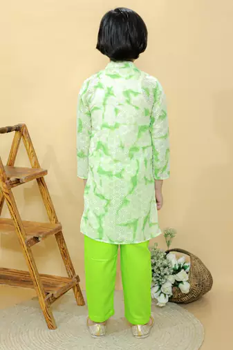 Green embroidered cotton kurta pyjama