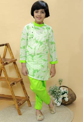 Green embroidered cotton kurta pyjama 1
