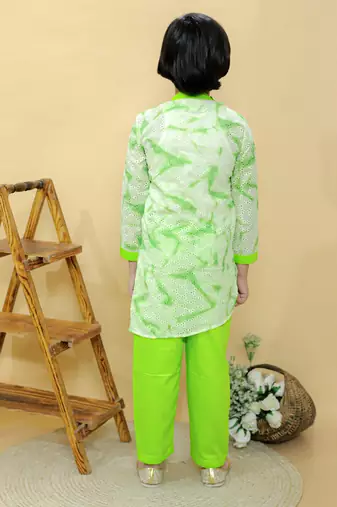 Green embroidered cotton kurta pyjama