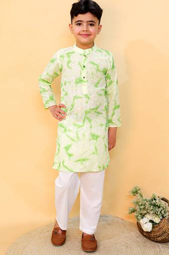 Green embroidered cotton kurta pyjama