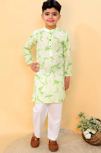 Green embroidered cotton kurta pyjama