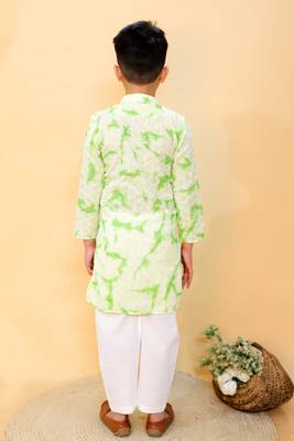 Green embroidered cotton kurta pyjama 4