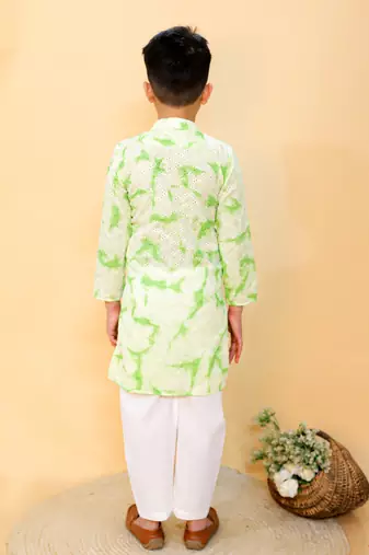 Green embroidered cotton kurta pyjama
