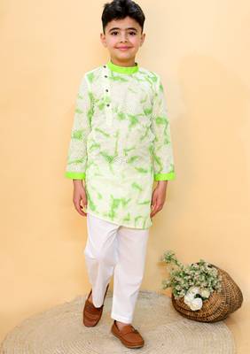 Green embroidered cotton kurta pyjama 1