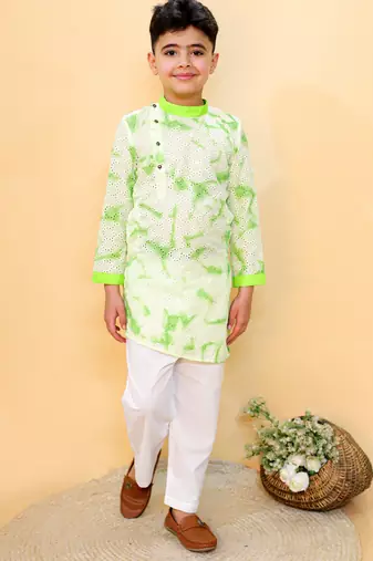 Green embroidered cotton kurta pyjama
