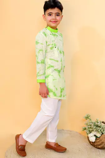 Green embroidered cotton kurta pyjama