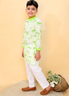 Green embroidered cotton kurta pyjama 3