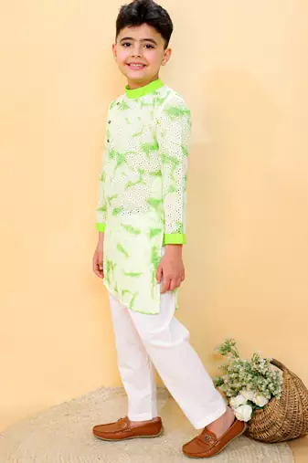 Green embroidered cotton kurta pyjama