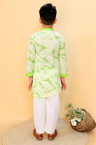 Green embroidered cotton kurta pyjama