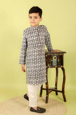 Black printed cotton kurta pyjama 2
