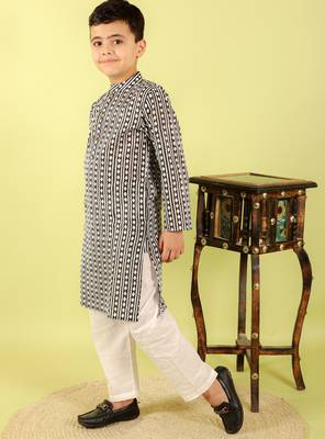 Black printed cotton kurta pyjama 3