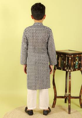 Black printed cotton kurta pyjama 4