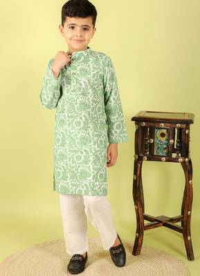 Green printed cotton kurta pyjama 1