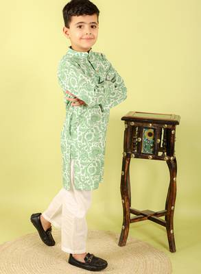 Green printed cotton kurta pyjama 3