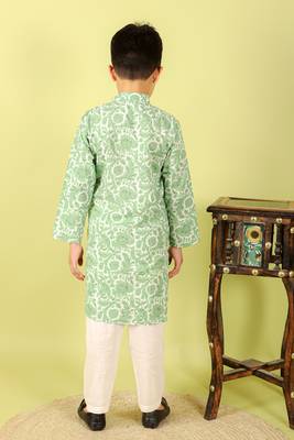 Green printed cotton kurta pyjama 4