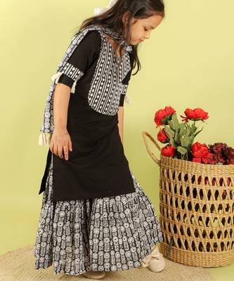 Black printed cotton sharara set 3