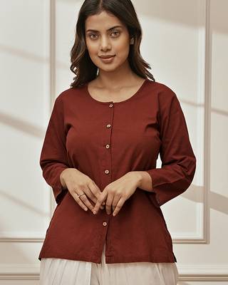 Womaroon cambric cotton yoga kurta with front open design & three quarter sleeves 1