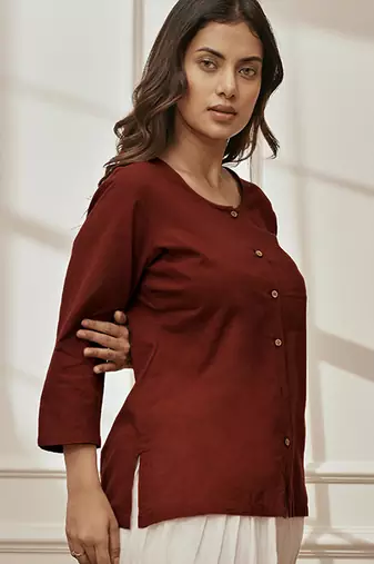 Womaroon cambric cotton yoga kurta with front open design & three quarter sleeves