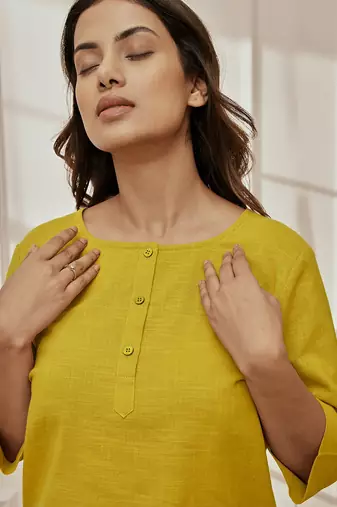 Woolive green cambric cotton yoga kurta with round neck & three quarter sleeves