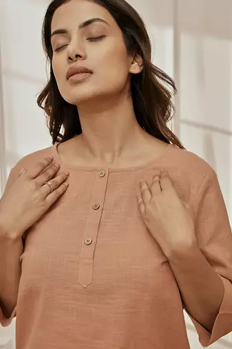 Worose pink cotton linen yoga kurta with round neck & button closure