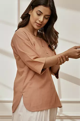 Worose pink cotton linen yoga kurta with round neck & button closure