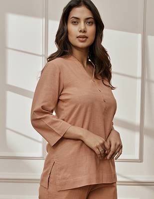 Worose pink cotton linen yoga kurta with band collar & three quarter sleeves 3
