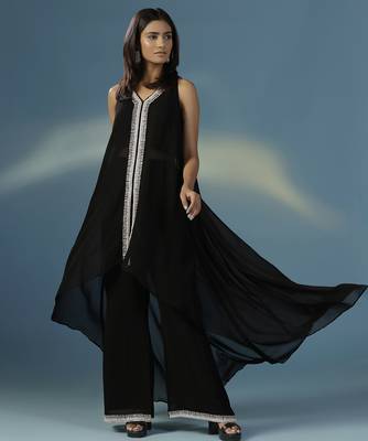 Black georgette embroidered kurta with pant 5