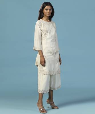 Ivory chanderi cotton embroidered kurta with dhoti 1
