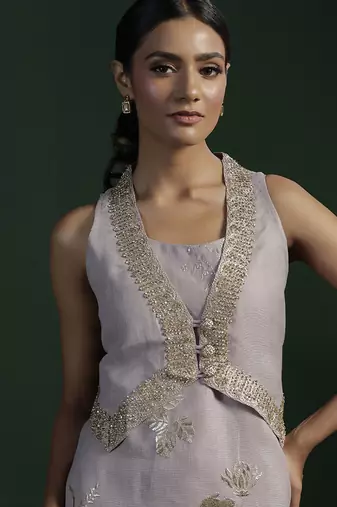 Grey silk embroidered kurta set with jacket