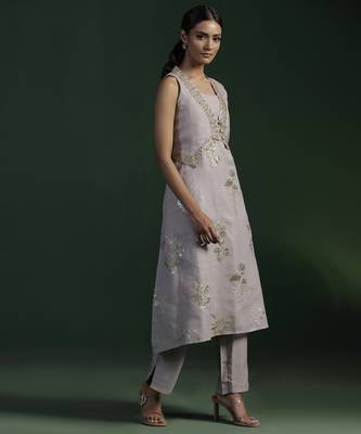 Grey silk embroidered kurta set with jacket 3