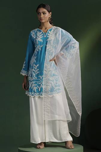 Blue silk embroidered kurta set