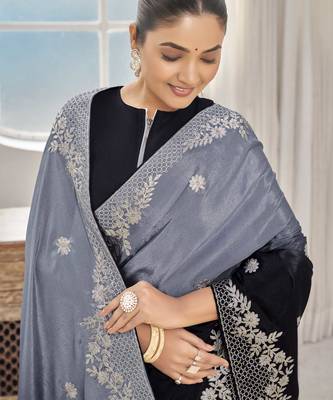 Women's heavy embroidered moss chiffon dual tone black & grey color padding saree for women 3