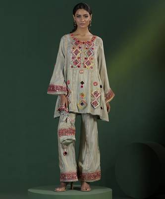 Grey tissue embroidered kurta & pant with potli 1