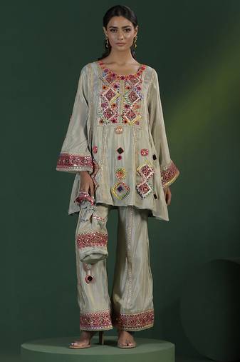Grey tissue embroidered kurta & pant with potli