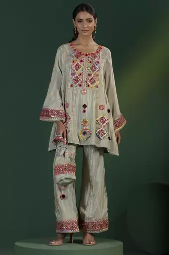 Grey tissue embroidered kurta & pant with potli