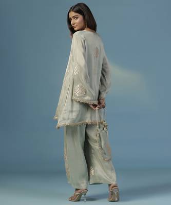 Green tissue embroidered kurta with pant 3